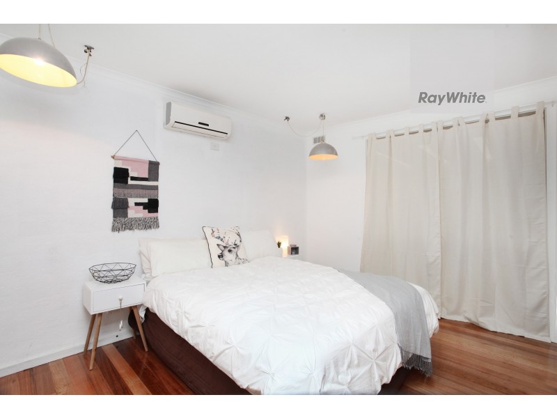 2 Keyes Place, Gladstone Park VIC 3043