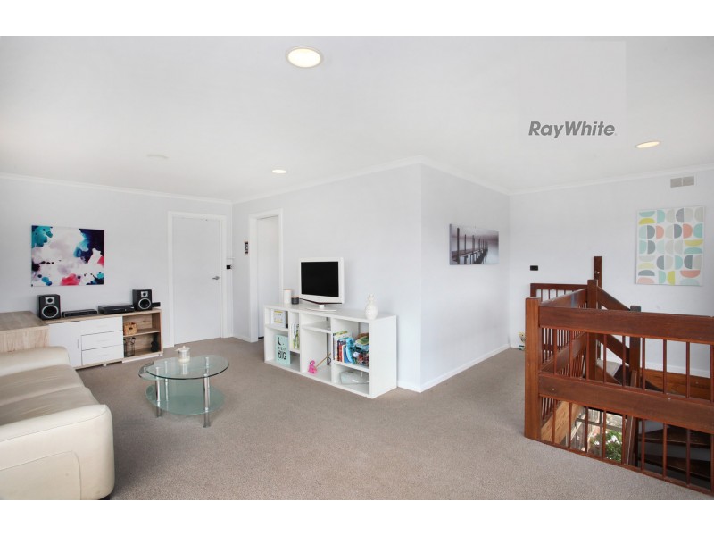 2 Keyes Place, Gladstone Park VIC 3043