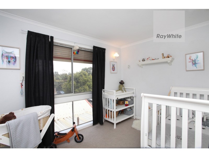 2 Keyes Place, Gladstone Park VIC 3043