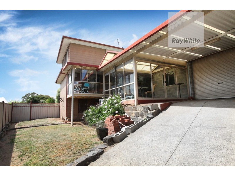 2 Keyes Place, Gladstone Park VIC 3043