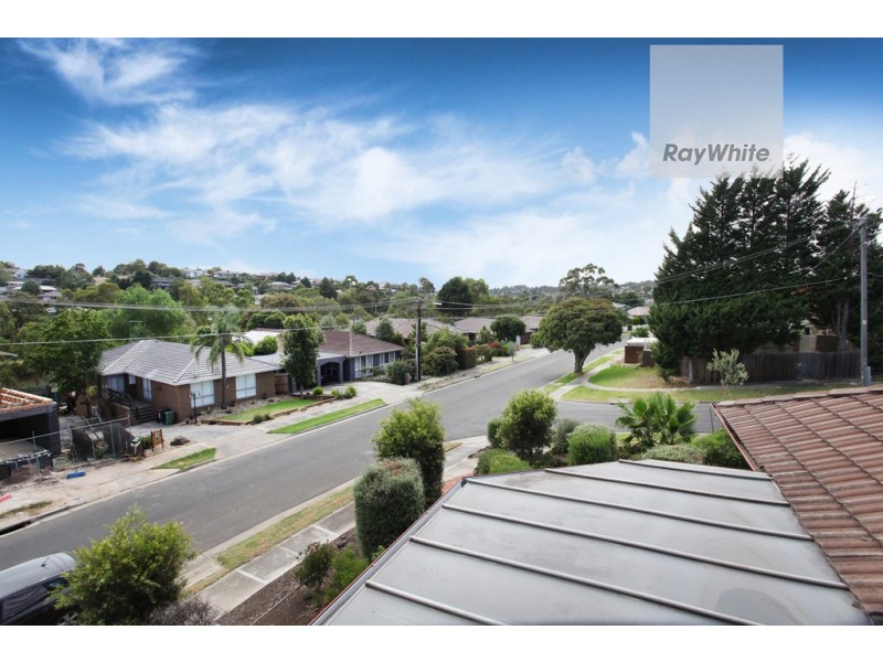 2 Keyes Place, Gladstone Park VIC 3043