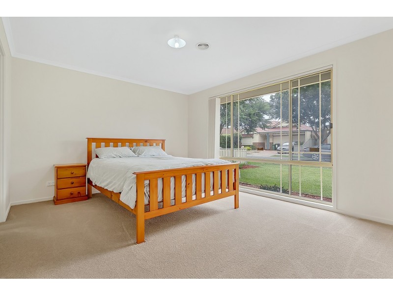 7 Waterdale Rise, Craigieburn VIC 3064