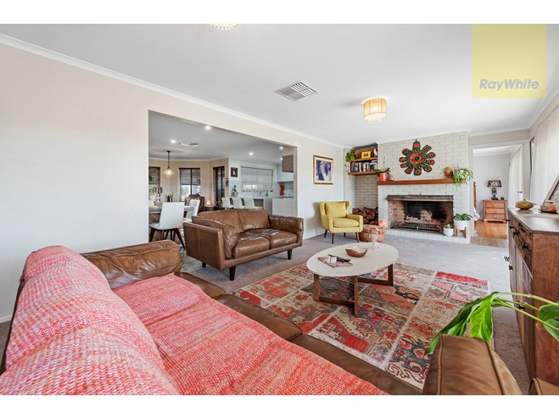4 Whiteside Street, Beveridge VIC 3753
