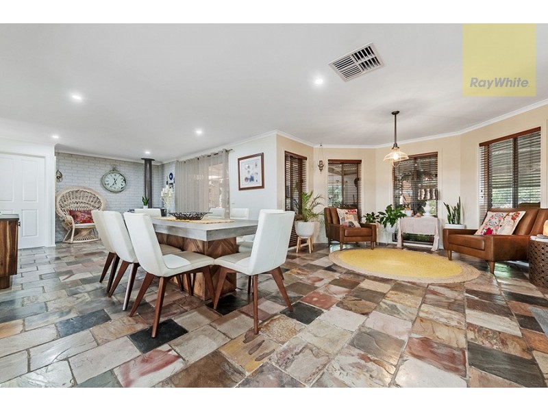4 Whiteside Street, Beveridge VIC 3753