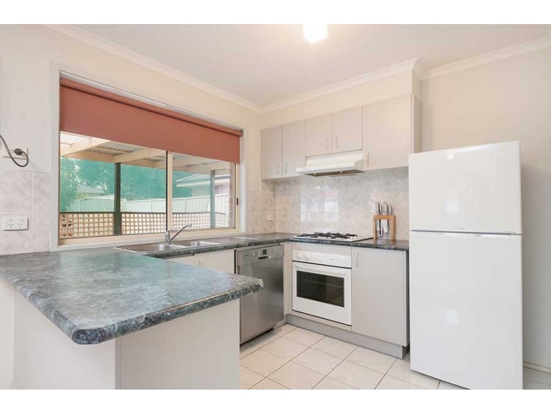 8 Waterford Avenue, Craigieburn VIC 3064