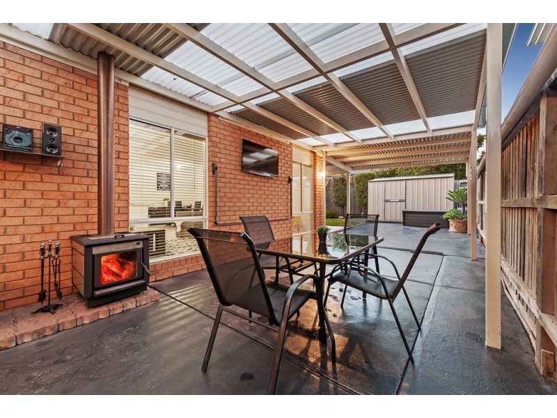 21 Gainsborough Drive, Craigieburn VIC 3064