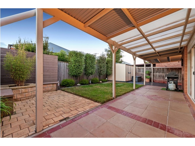 21 Gainsborough Drive, Craigieburn VIC 3064