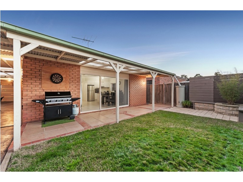 21 Gainsborough Drive, Craigieburn VIC 3064