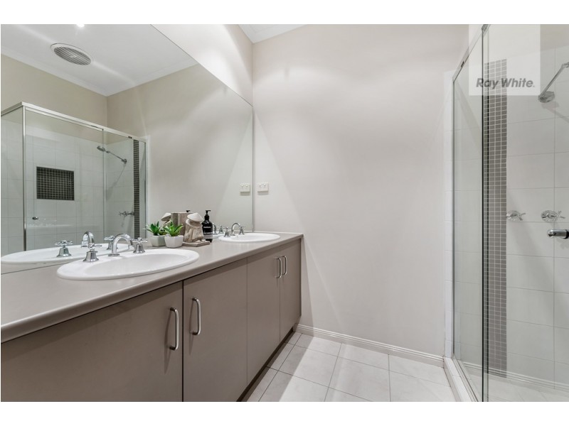5 Osprey Place, Craigieburn VIC 3064