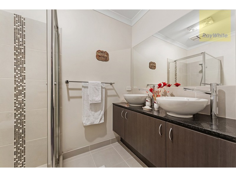 13 Bottlebrush Road, Craigieburn VIC 3064