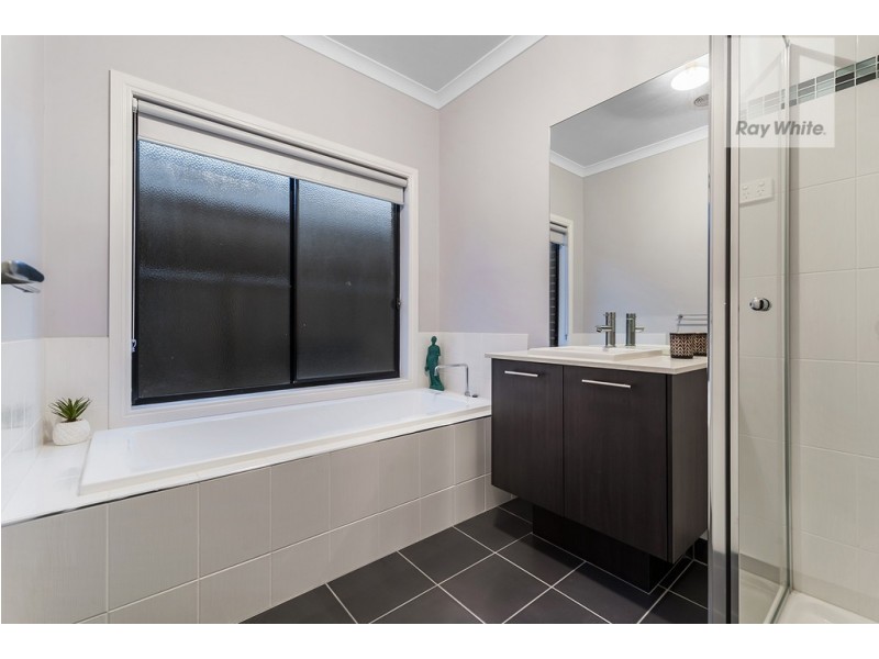 29 Conservation Drive, Craigieburn VIC 3064