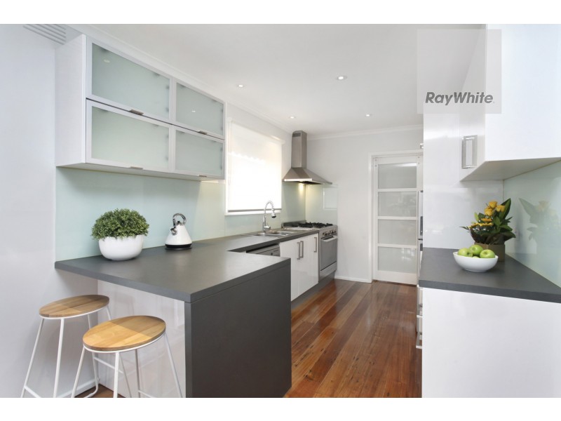 6 Chesney Court, Gladstone Park VIC 3043