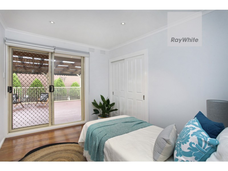 6 Chesney Court, Gladstone Park VIC 3043