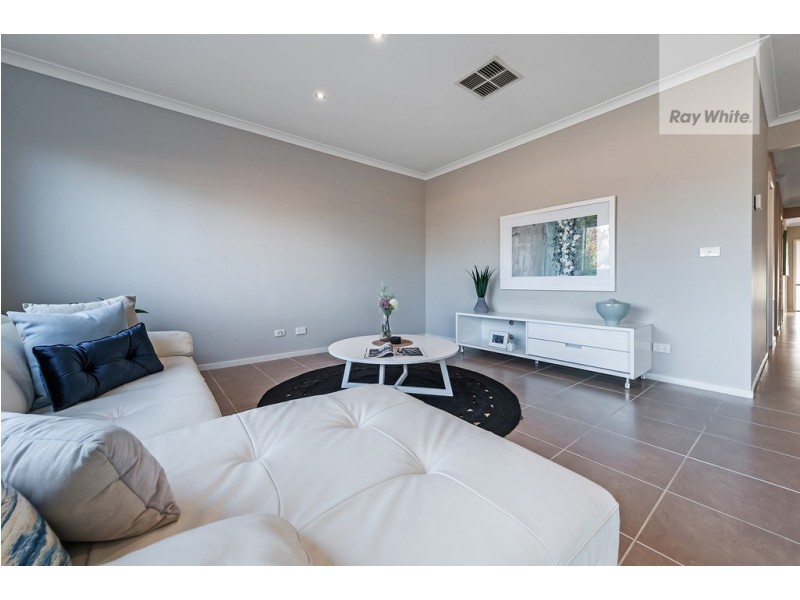 91 Charteris Drive, Craigieburn VIC 3064