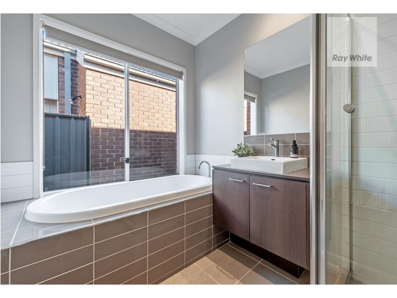 91 Charteris Drive, Craigieburn VIC 3064