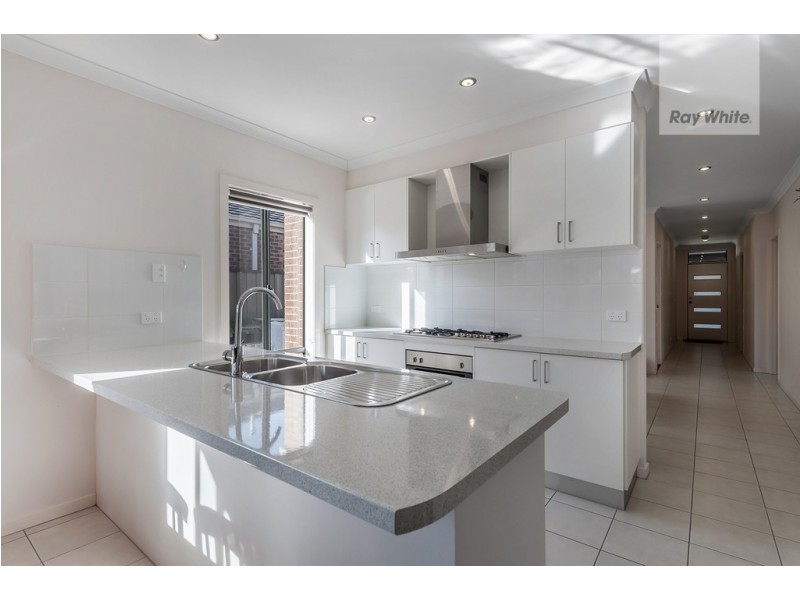 19 Oakgrove Drive, Craigieburn VIC 3064
