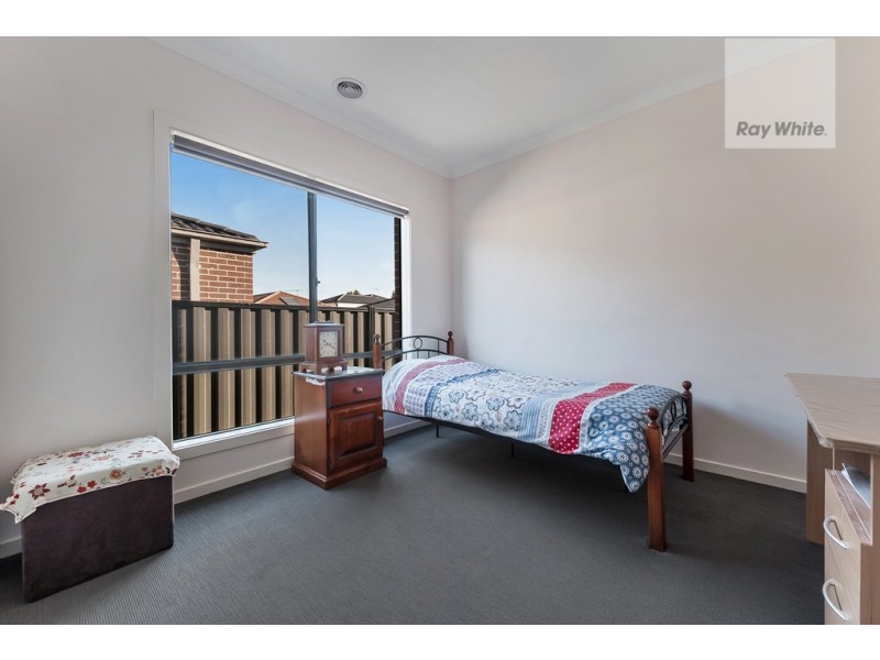 19 Oakgrove Drive, Craigieburn VIC 3064