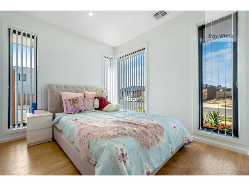 7 Vautier Avenue, Mickleham VIC 3064