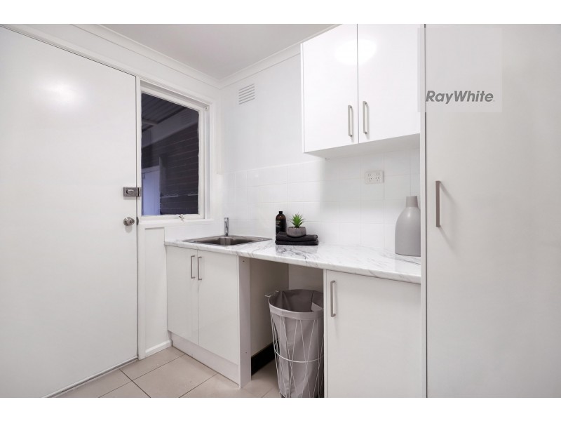 50 Woodstock Drive, Gladstone Park VIC 3043