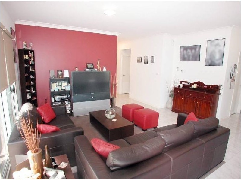 27 Swinburne Close, Craigieburn VIC 3064