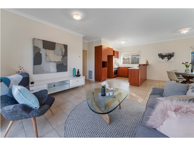 22 Westerfolds Loop, Craigieburn VIC 3064