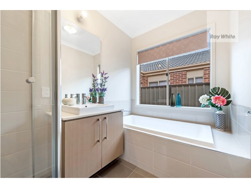 35 Gateshead Street, Craigieburn VIC 3064