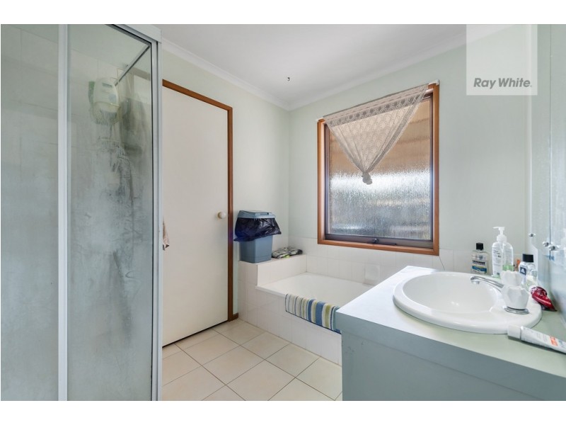 27 Banbury Crescent, Craigieburn VIC 3064