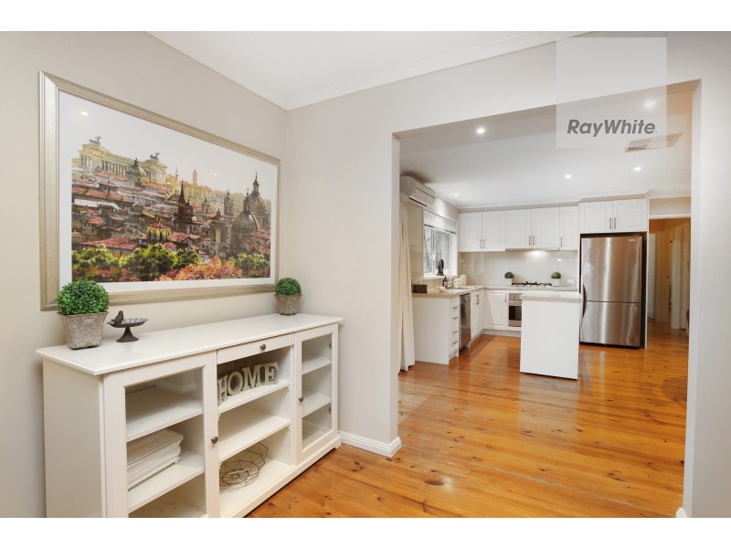 11 Taunton Place, Gladstone Park VIC 3043