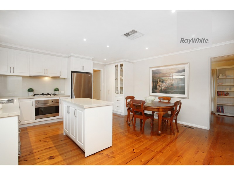 11 Taunton Place, Gladstone Park VIC 3043