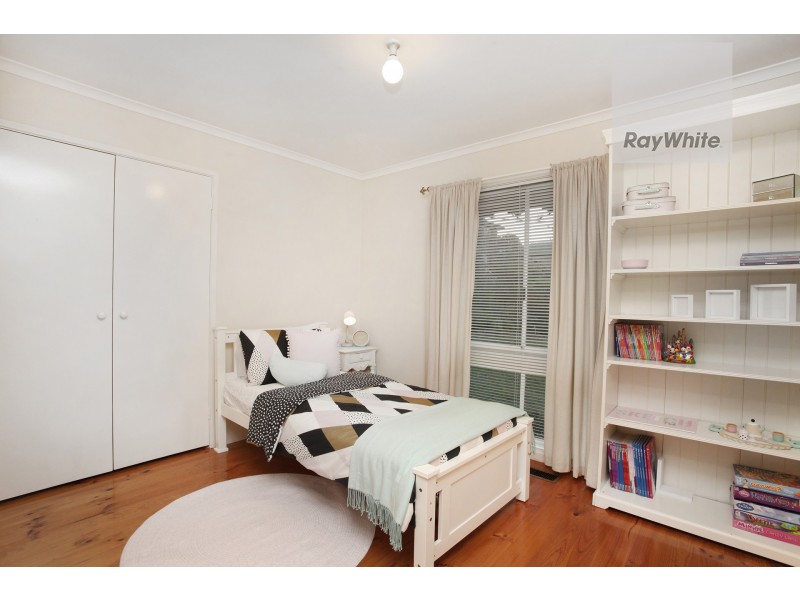 11 Taunton Place, Gladstone Park VIC 3043