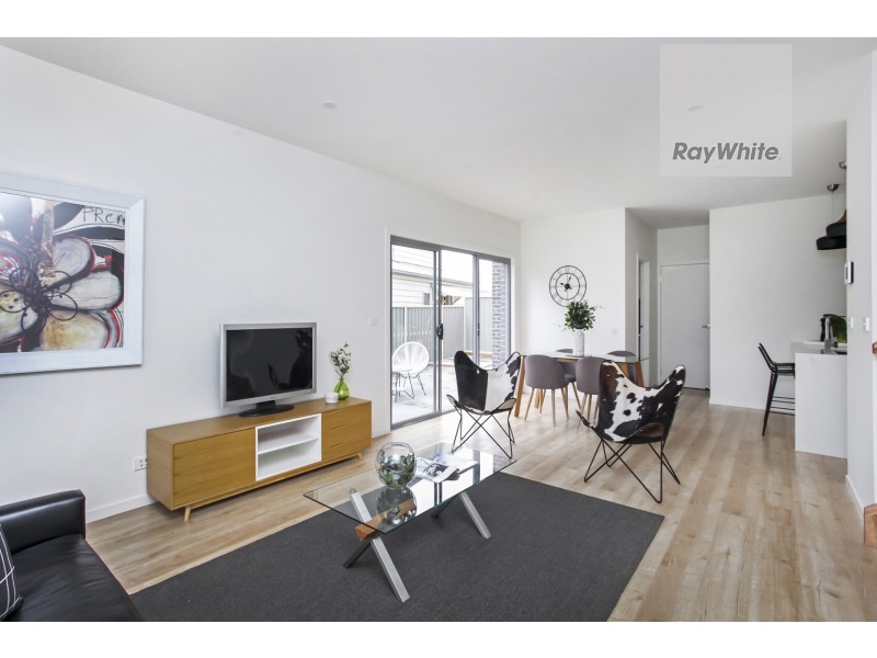 1/8 Warwick Place, Tullamarine VIC 3043