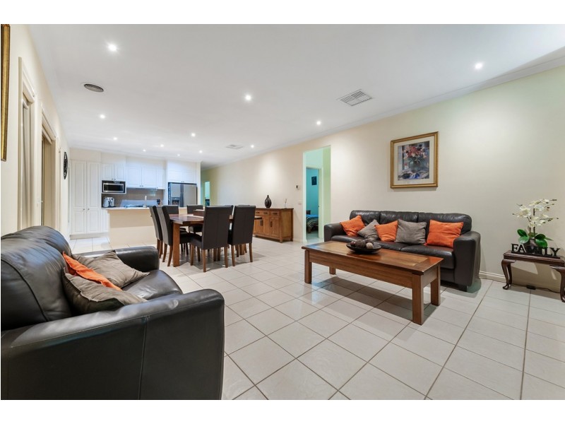 23 Kings Glen, Craigieburn VIC 3064