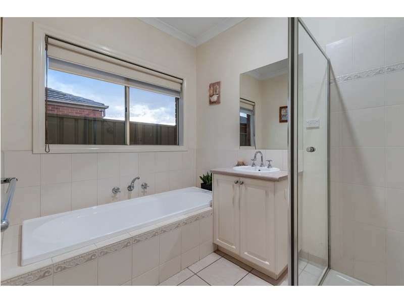 23 Kings Glen, Craigieburn VIC 3064