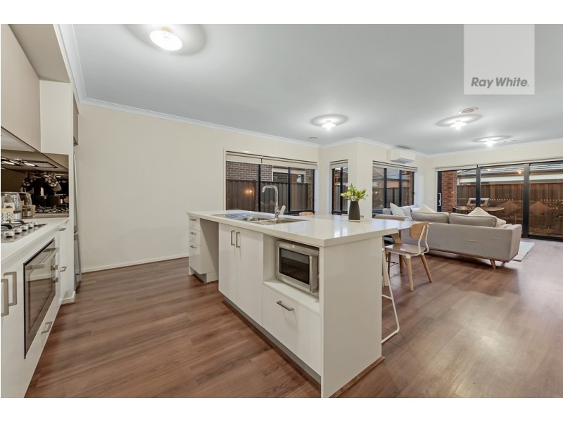 4 Mountleigh Circuit, Craigieburn VIC 3064