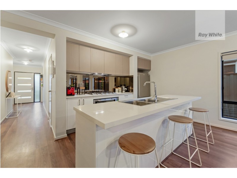 4 Mountleigh Circuit, Craigieburn VIC 3064