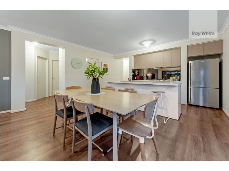 4 Mountleigh Circuit, Craigieburn VIC 3064