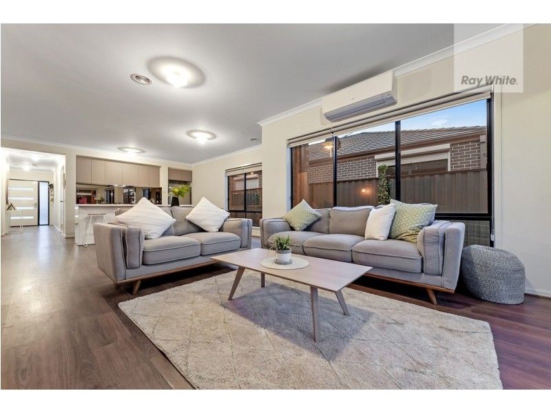 4 Mountleigh Circuit, Craigieburn VIC 3064