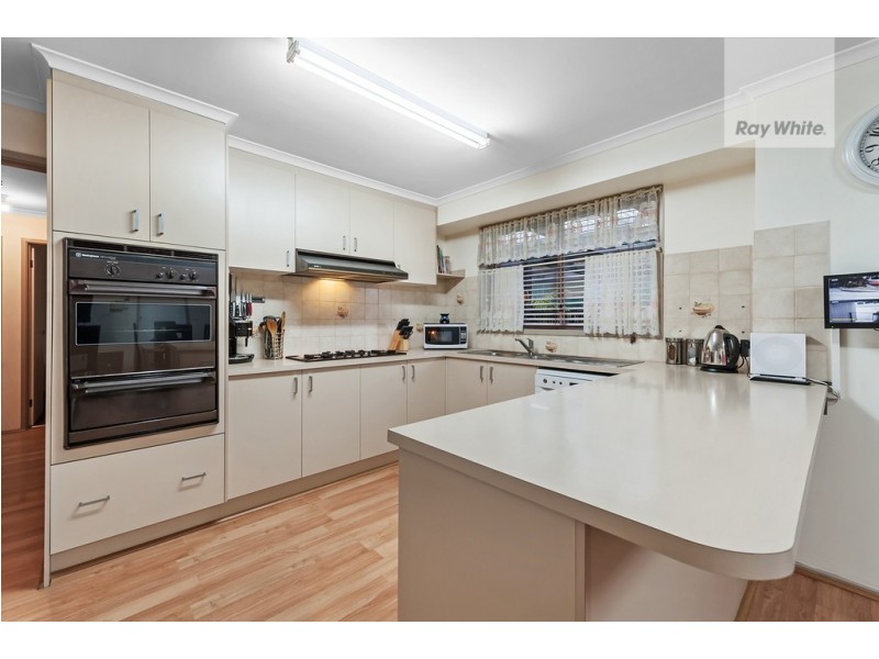 2 Yatton Place, Craigieburn VIC 3064