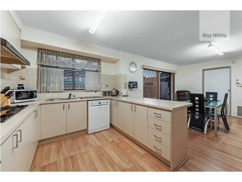 2 Yatton Place, Craigieburn VIC 3064