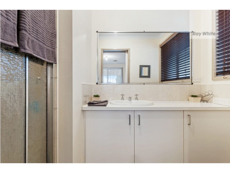 2 Yatton Place, Craigieburn VIC 3064