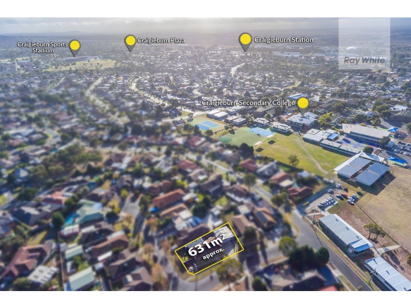 2 Yatton Place, Craigieburn VIC 3064