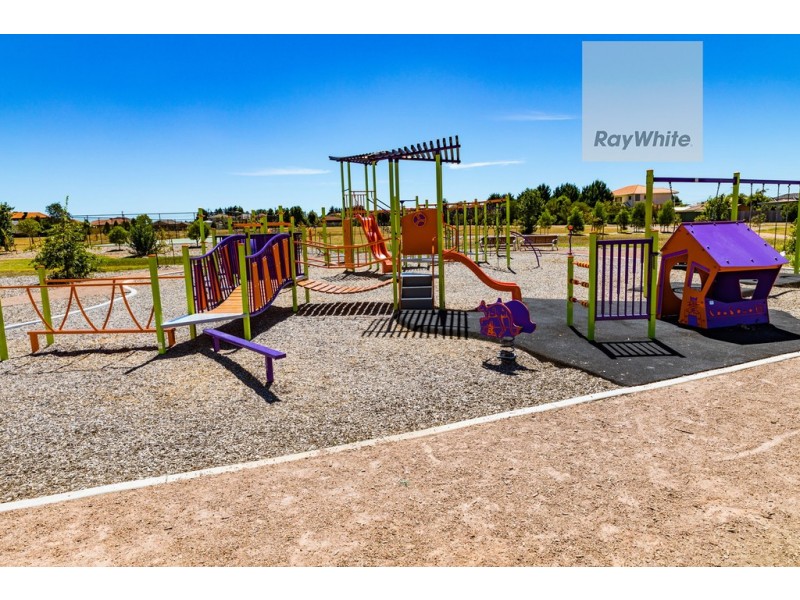 15 Lancaster Court, Greenvale VIC 3059