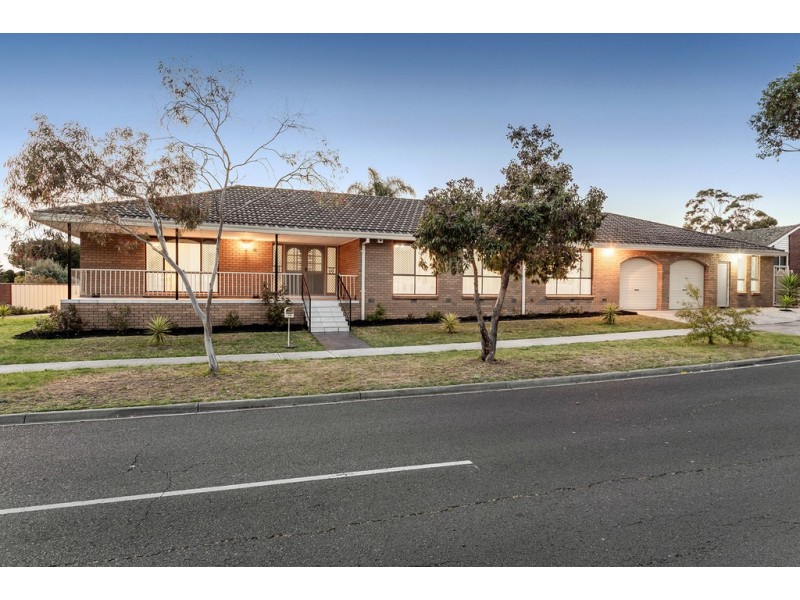 16 Carbine Way, Keilor Downs VIC 3038