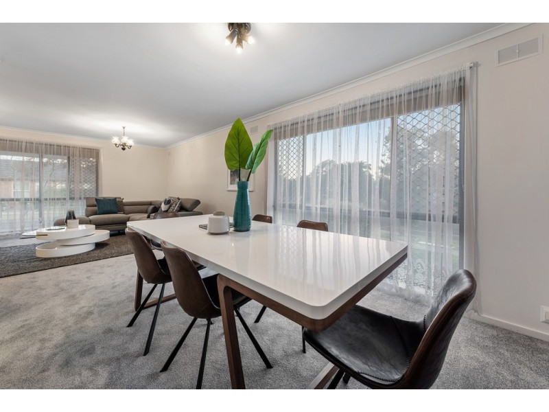 16 Carbine Way, Keilor Downs VIC 3038