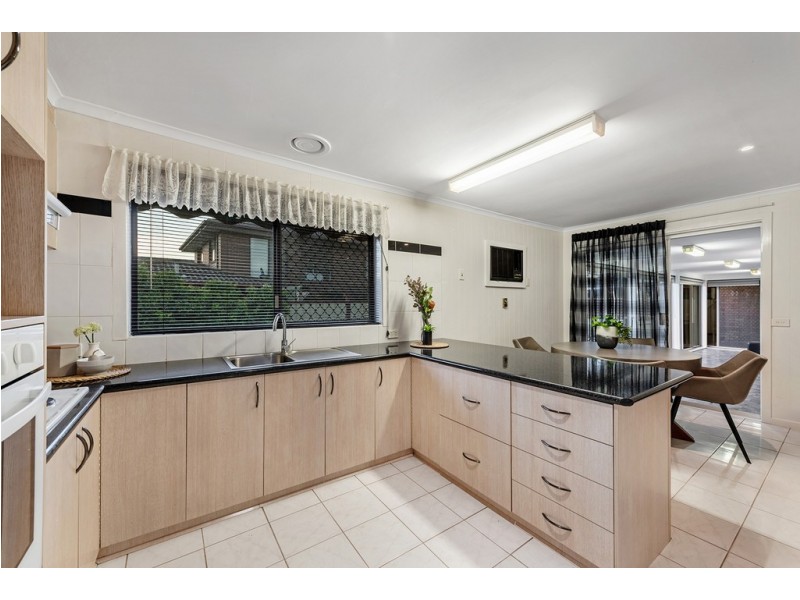 16 Carbine Way, Keilor Downs VIC 3038