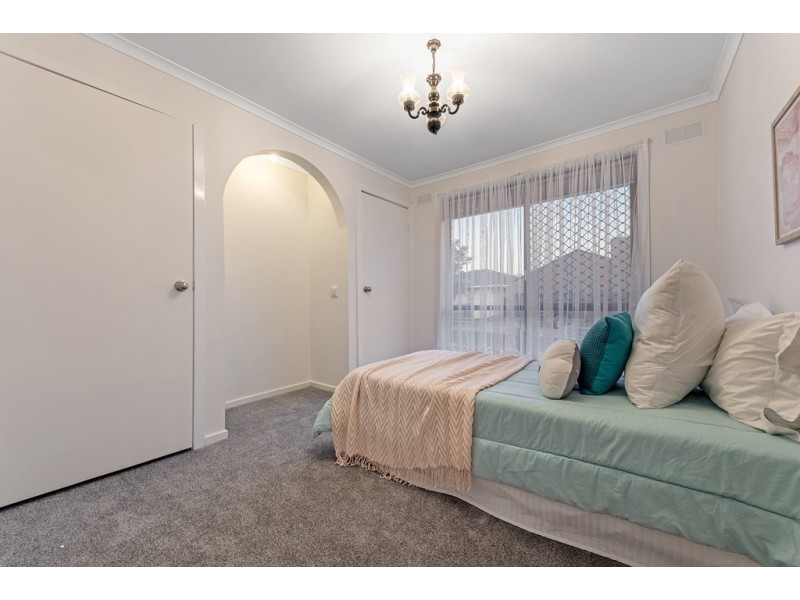 16 Carbine Way, Keilor Downs VIC 3038