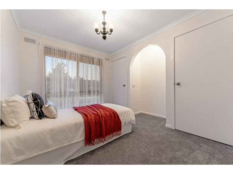 16 Carbine Way, Keilor Downs VIC 3038