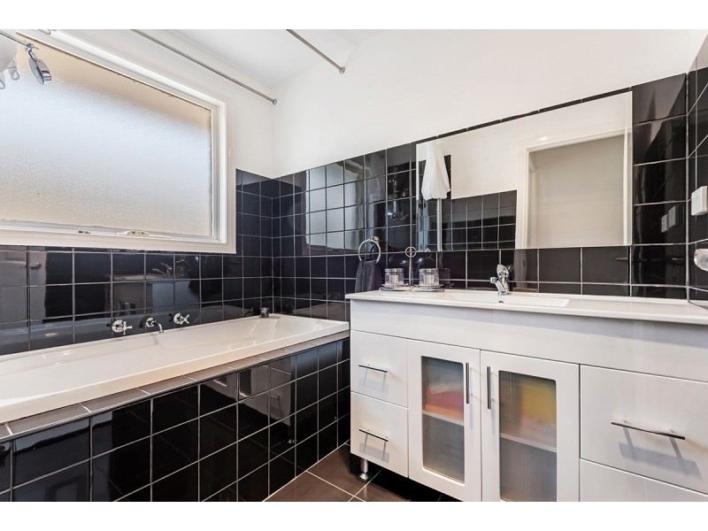 19 Cimberwood Drive, Craigieburn VIC 3064