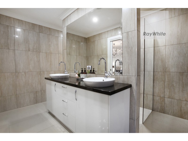 5 Mantua Drive, Greenvale VIC 3059