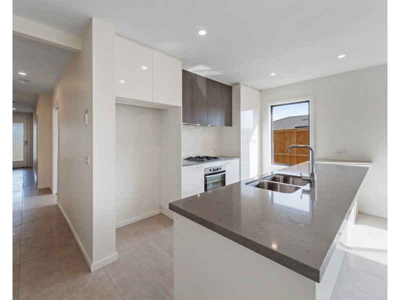 14 Mietta Terrace, Greenvale VIC 3059